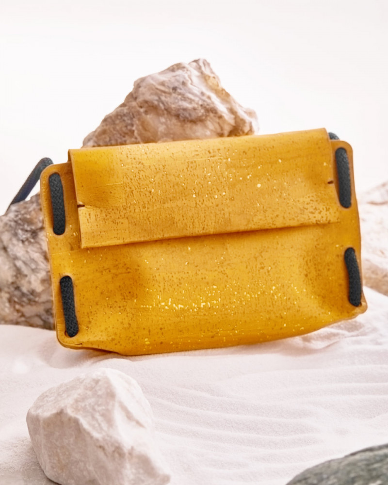 Kumotori - universal bag (Golden cork)